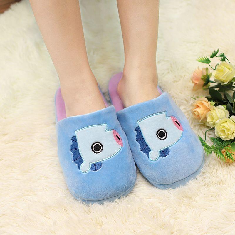 PANTUFLAS BORDADAS Y DE PELUCHE BT21