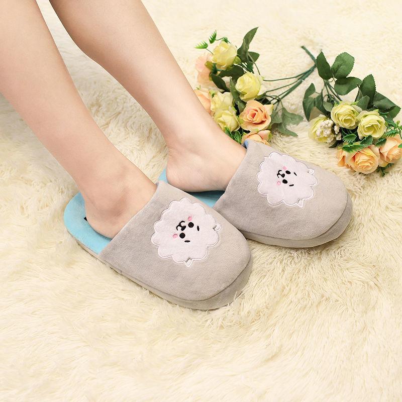 PANTUFLAS BORDADAS Y DE PELUCHE BT21