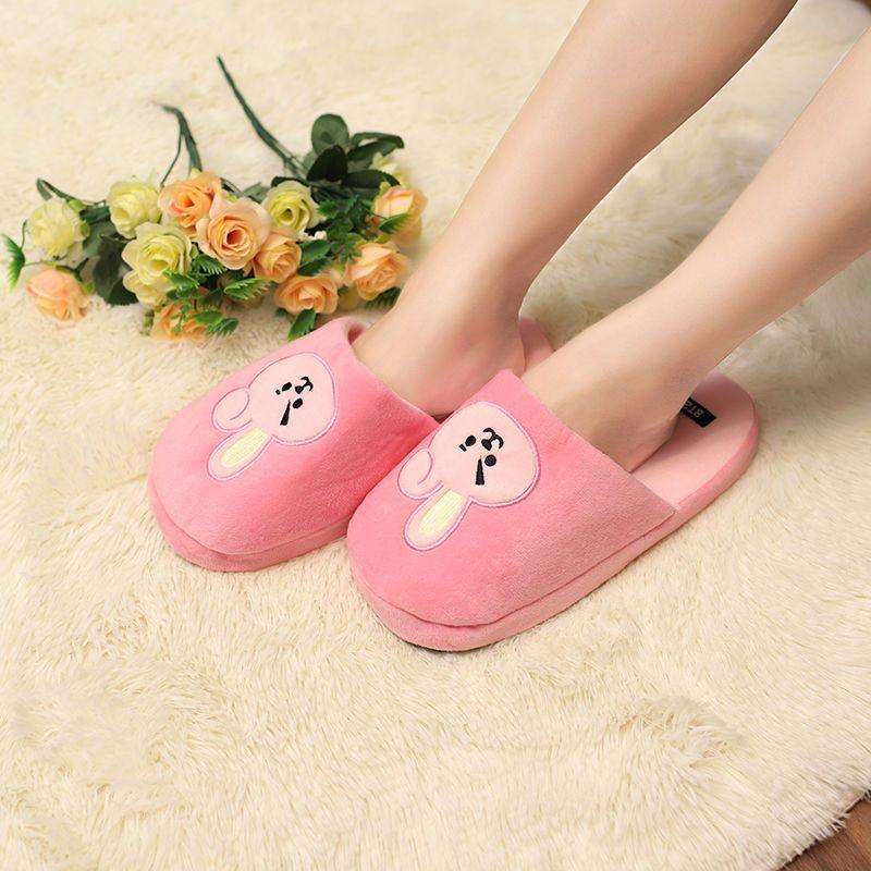 PANTUFLAS BORDADAS Y DE PELUCHE BT21