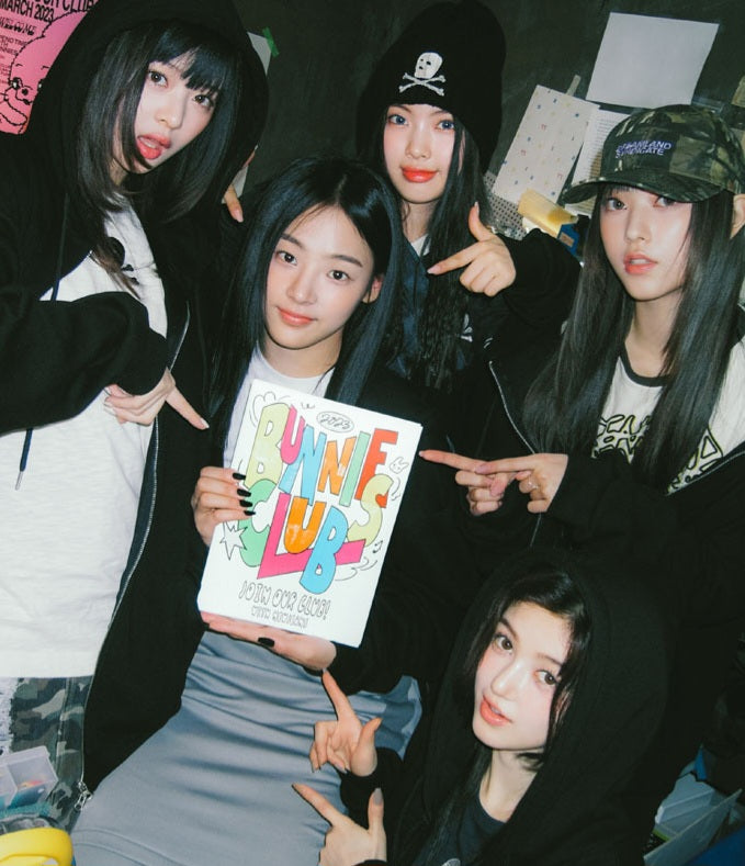 SUDADERA NEWJEANS BUNNIES CLUB