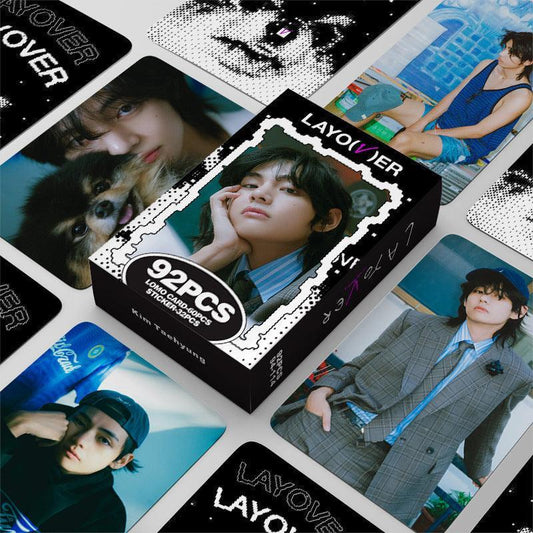 V LAYOVER PHOTOCARDS 92 PCS (60 FOTOTARJETAS + 32 PEGATINAS)