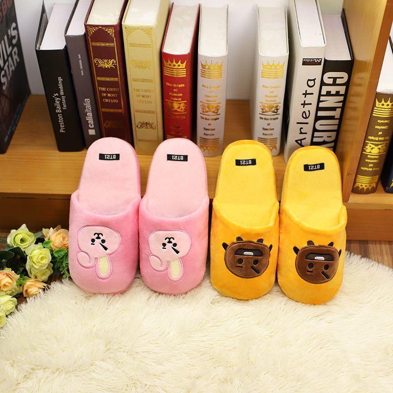 PANTUFLAS BORDADAS Y DE PELUCHE BT21