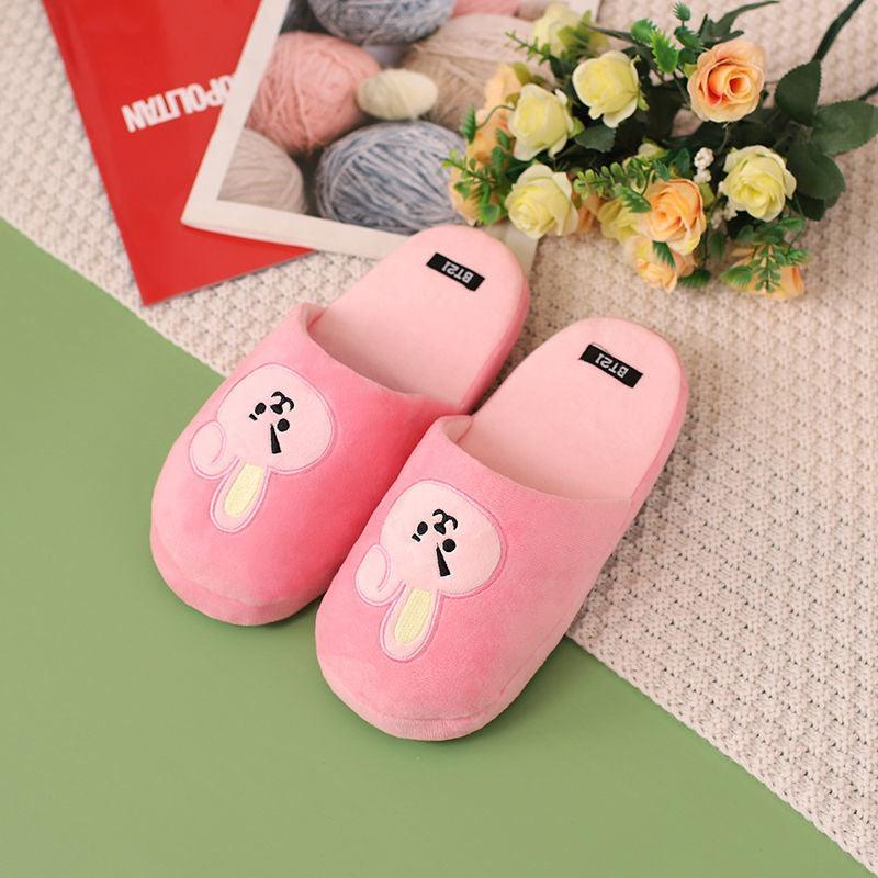 PANTUFLAS BORDADAS Y DE PELUCHE BT21