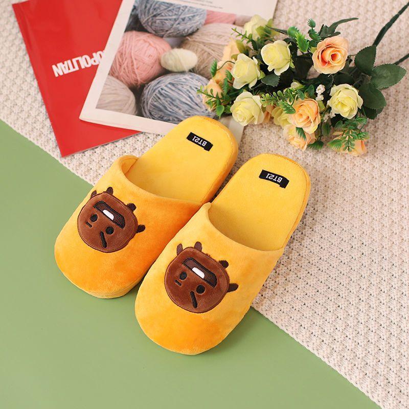 PANTUFLAS BORDADAS Y DE PELUCHE BT21