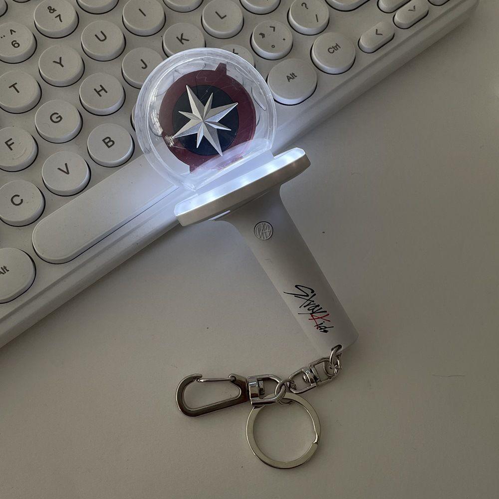 LLAVERO LED LIGHTSTICK DE STRAY KIDS
