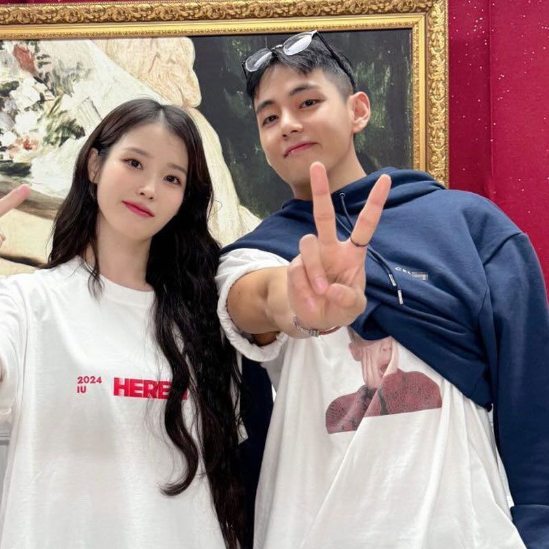 SUDADERA CON CAPUCHA DE V DE BTS