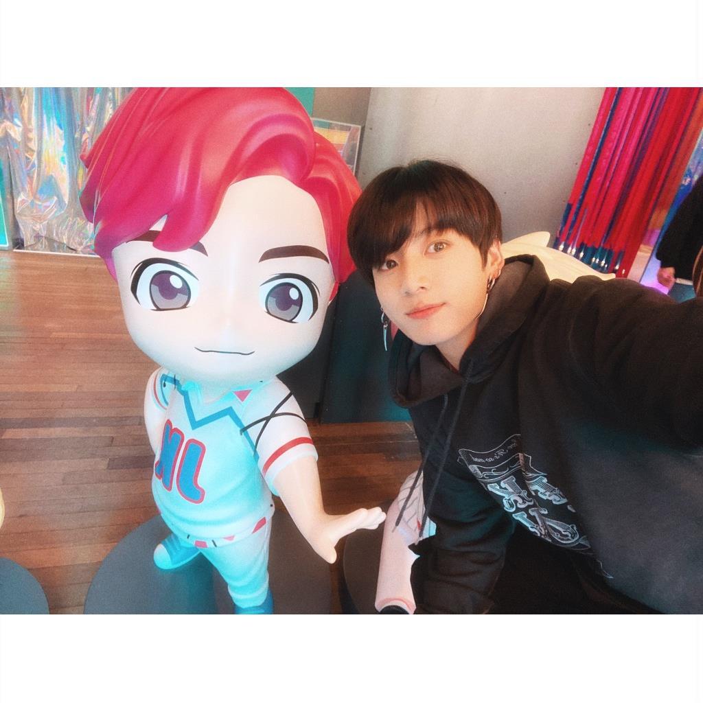 BTS JUNGKOOK SUDADERA FAKE LOVE
