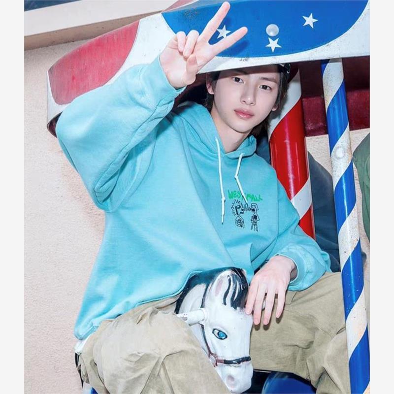 SUDADERA CON CAPUCHA CORTIS JUHOON