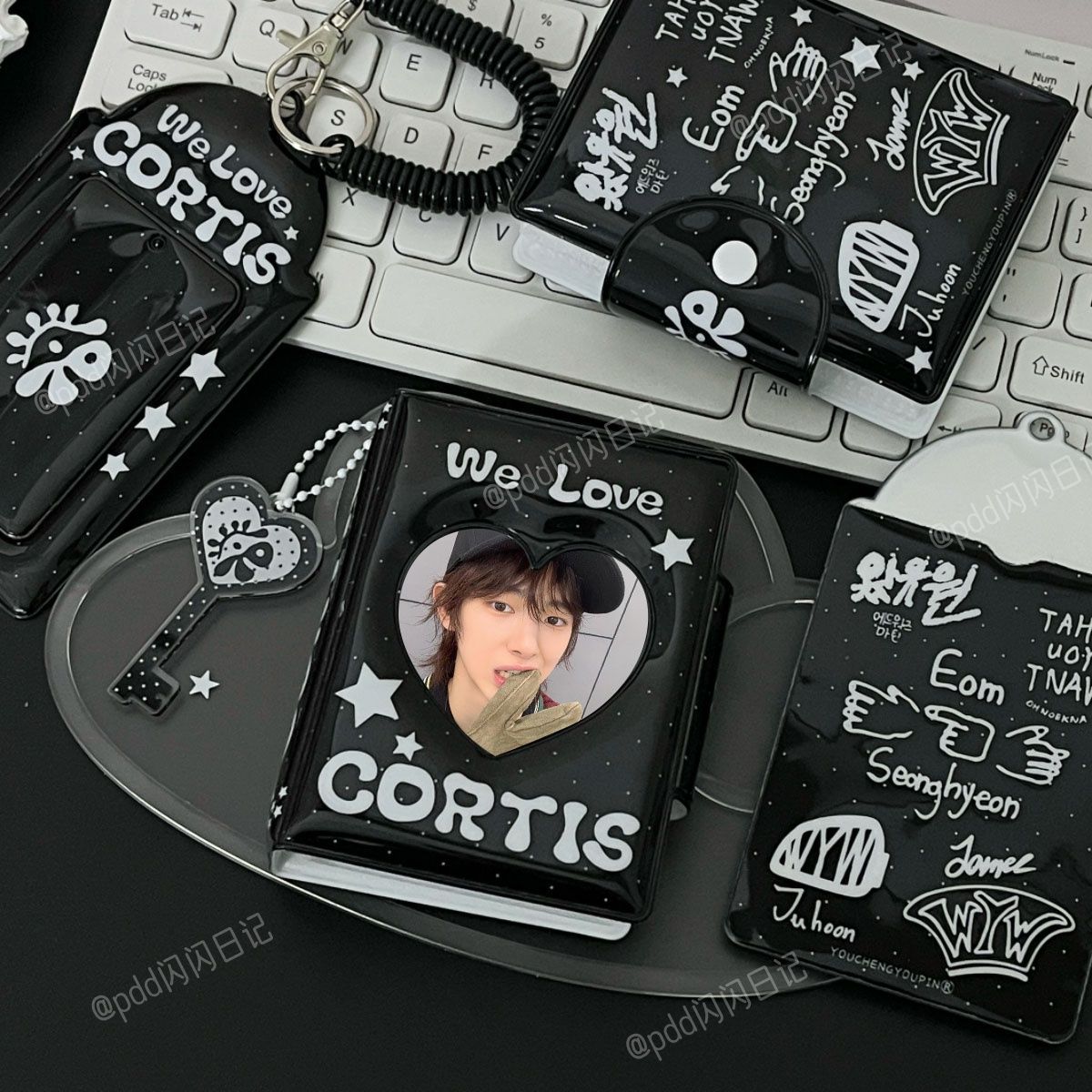 CORTIS TARJETERO Y MINICARPETA