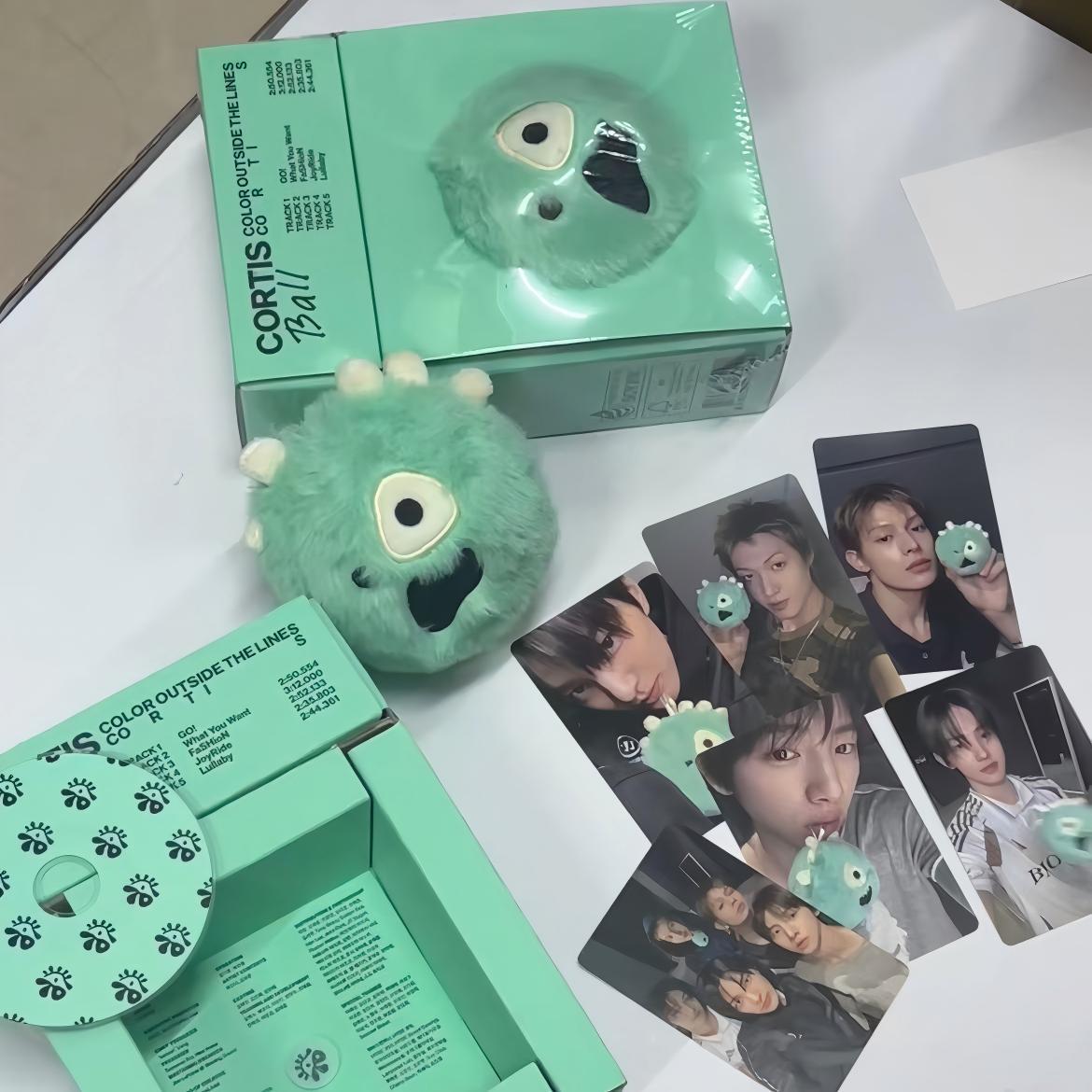 CORTIS BALL + CD + FOTOTARJETAS [MERCANCÍA OFICIAL]