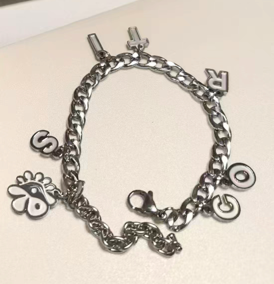 PULSERA CORTIS