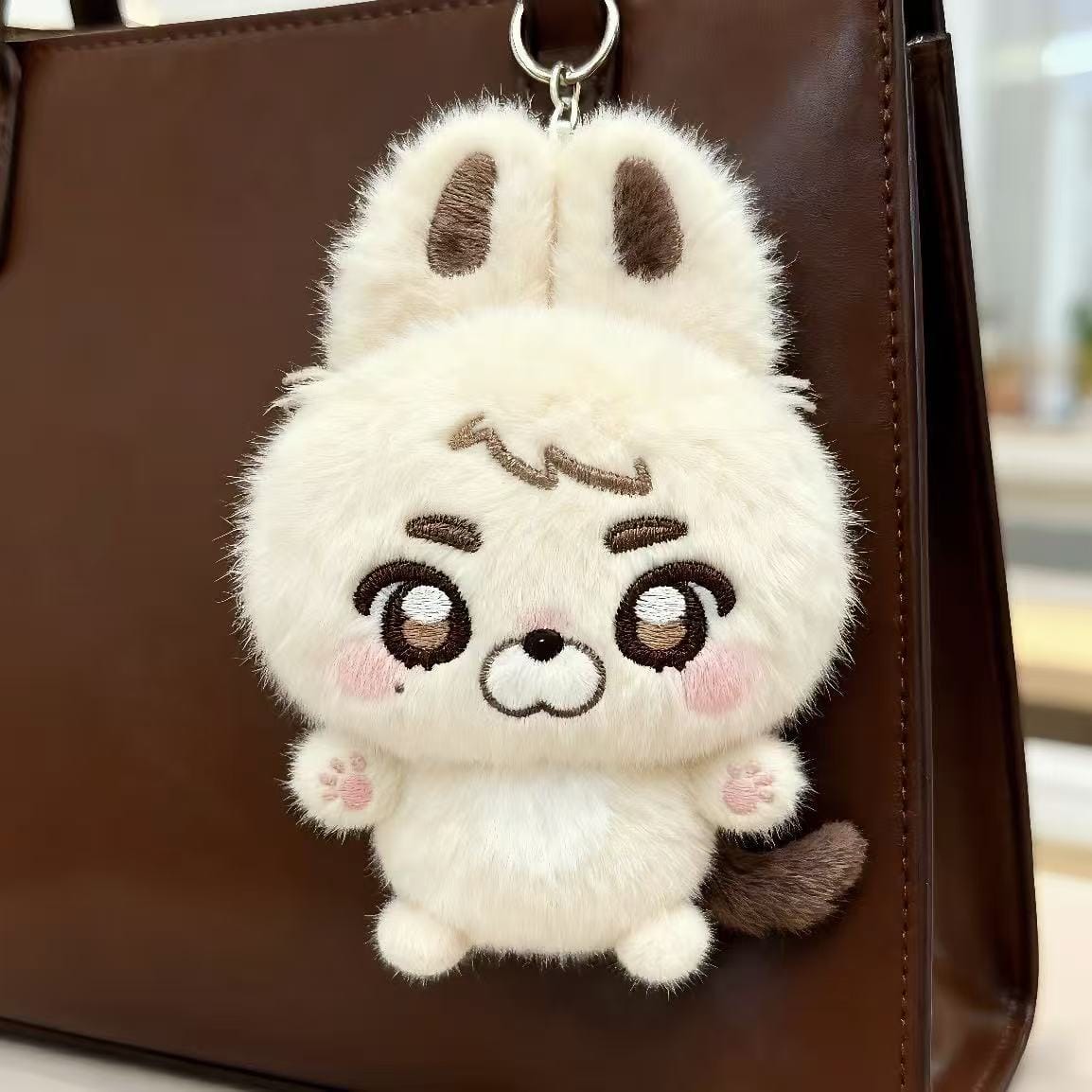 LLAVERO DE PELUCHE CORTIS