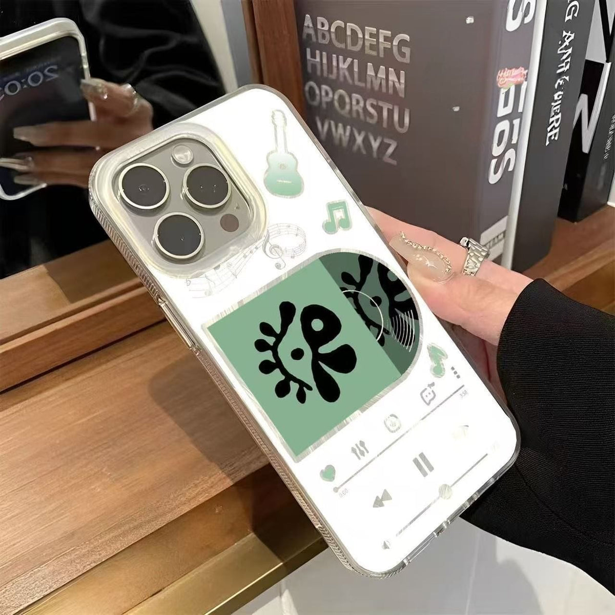 CORTIS GREENGREEN FUNDA PARA IPHONE