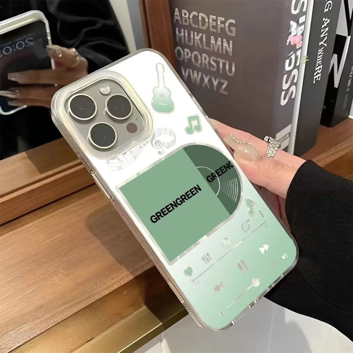 CORTIS GREENGREEN FUNDA PARA IPHONE