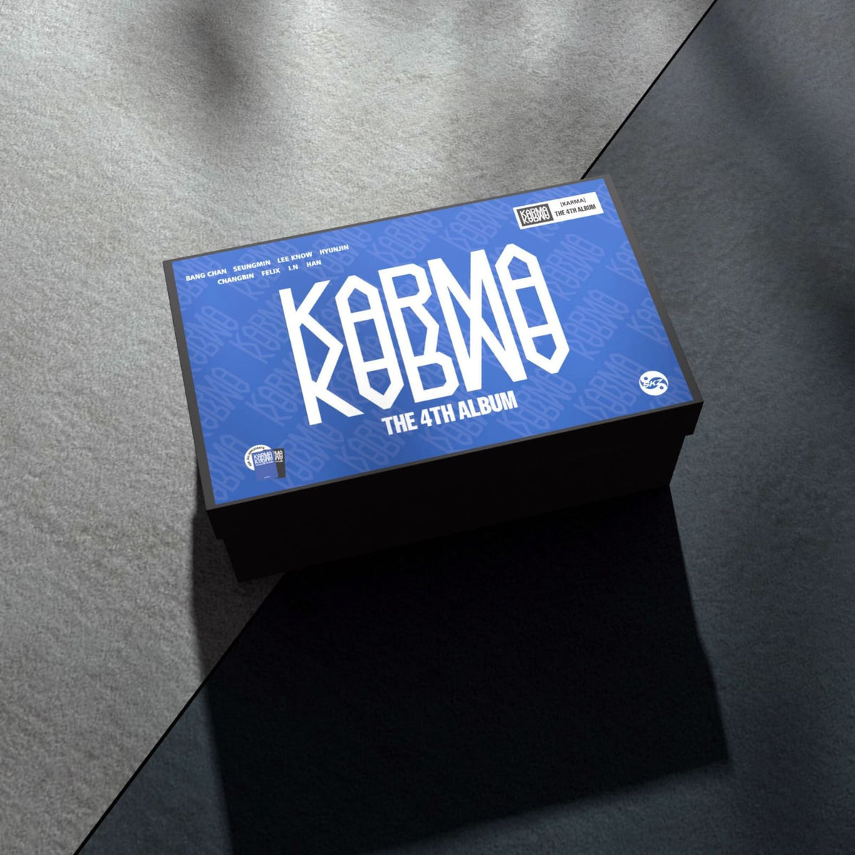 STRAY KIDS KARMA CAJA DE REGALO