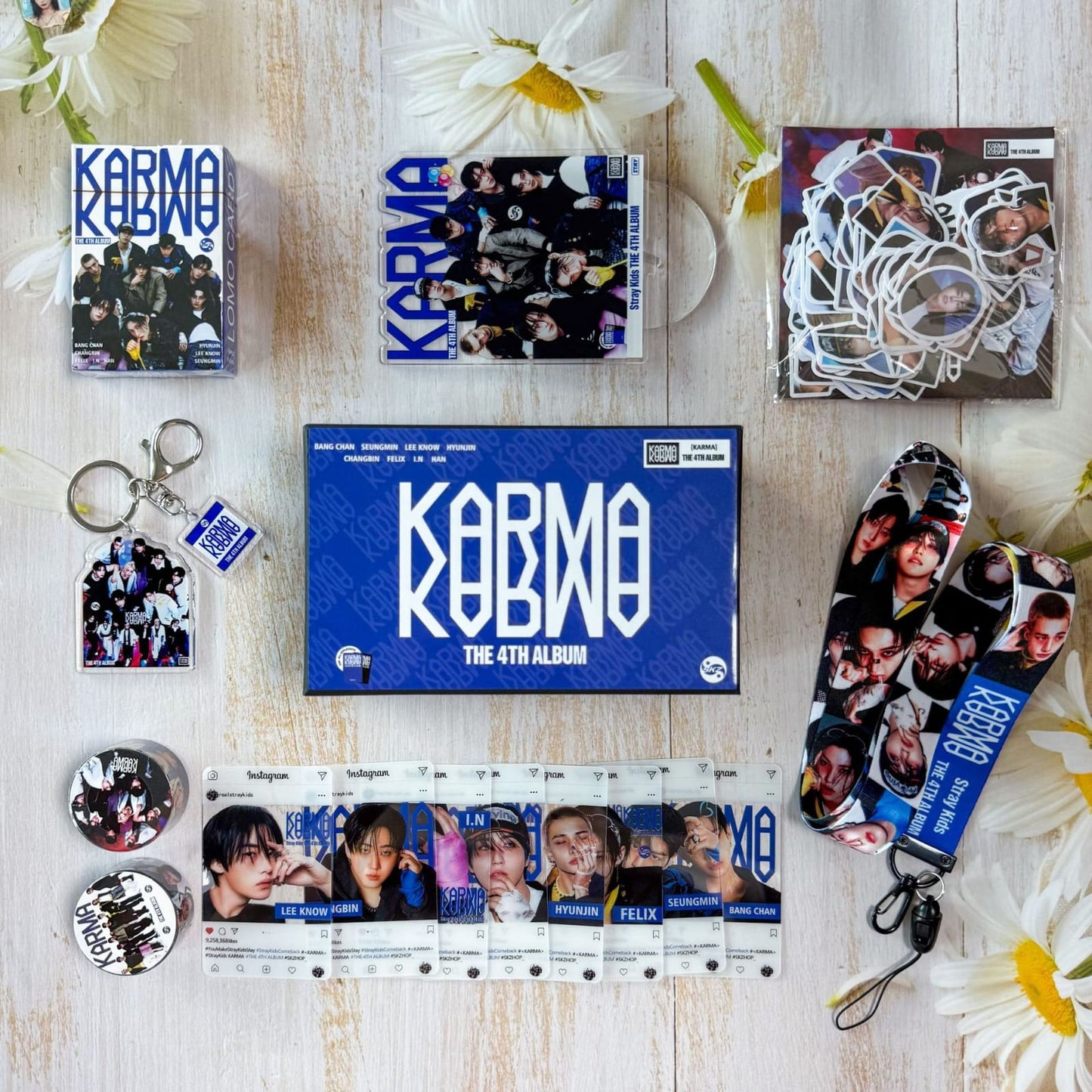 STRAY KIDS KARMA CAJA DE REGALO