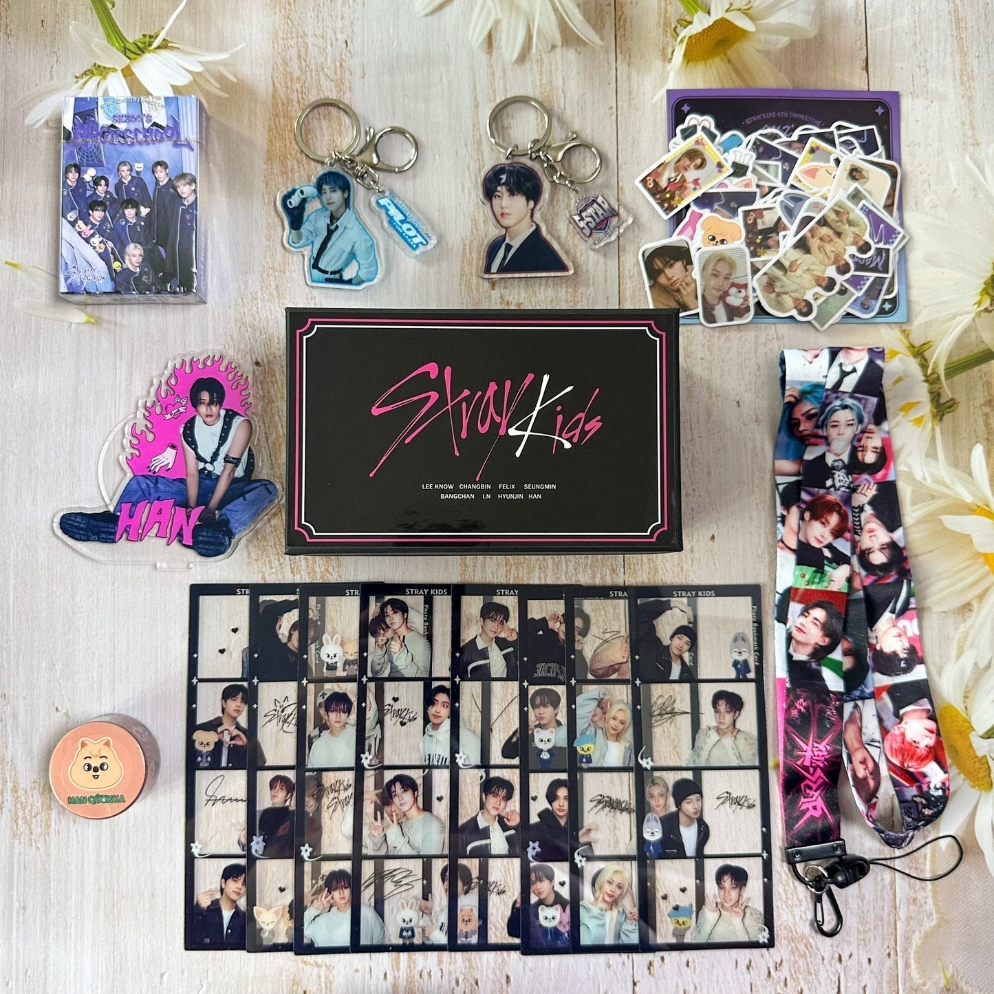 CAJA DE REGALO DE STRAY KIDS (TODOS LOS MIEMBROS)