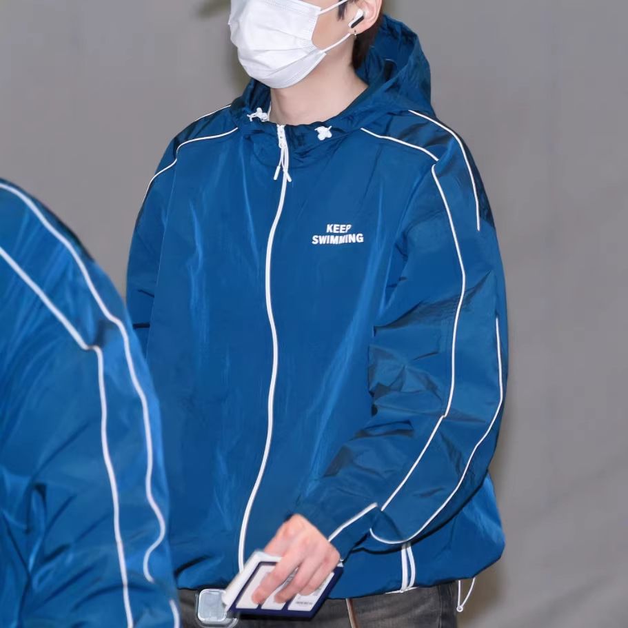 Sudadera con capucha BTS Keep Swimming