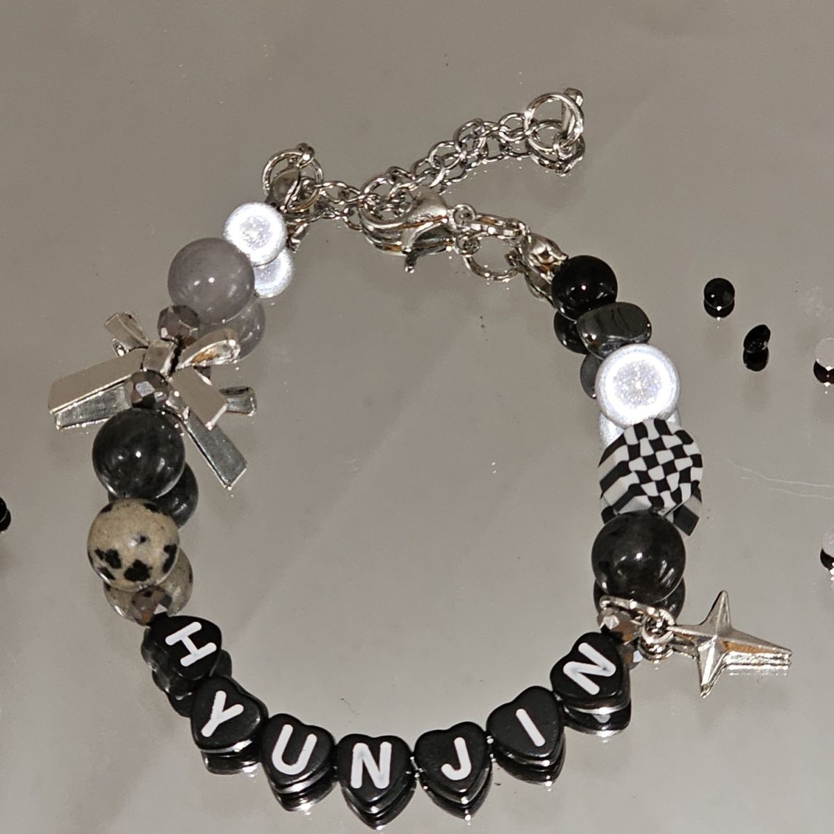 PULSERA DE HYUNJIN DE STRAY KIDS