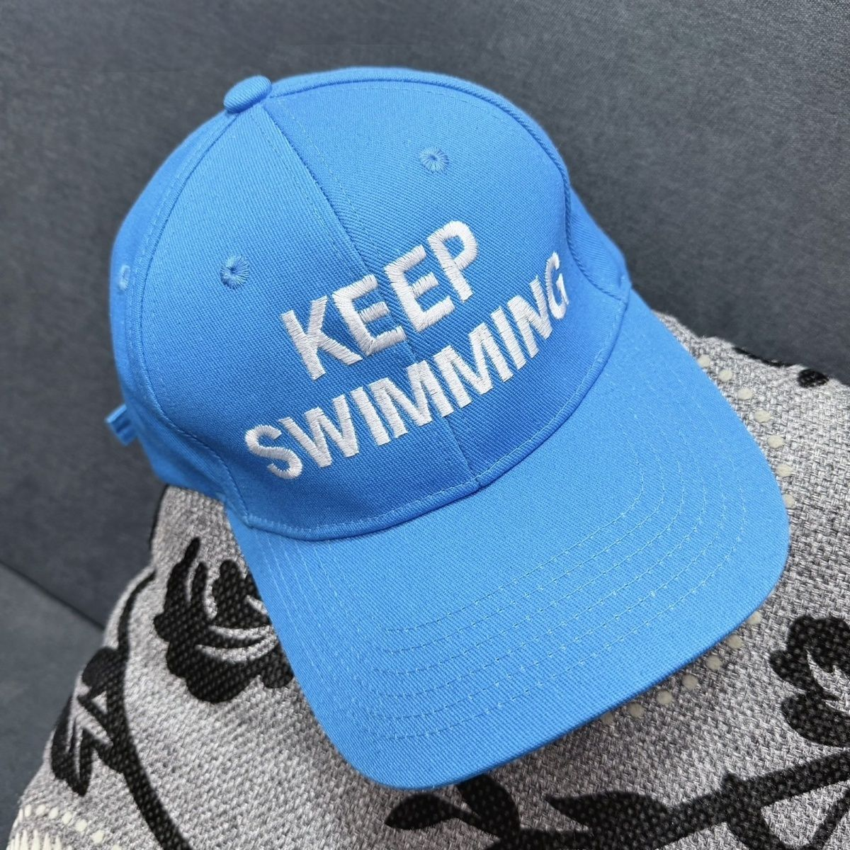 GORRA DE NATACIÓN BTS