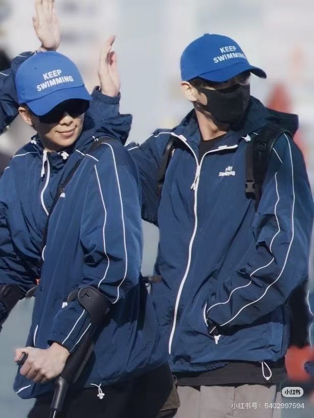 GORRA DE NATACIÓN BTS